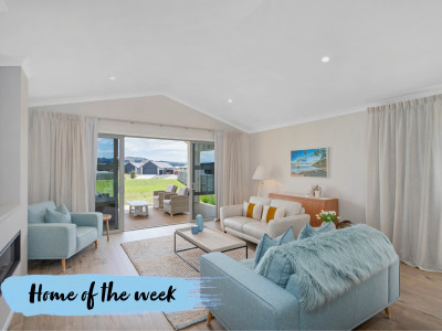 The warmth of flowing sands The warmth of flowing sands